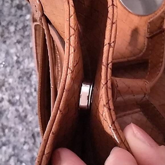 Worthington Brown Faux Leather Large Hand/Shoulder Bag. - Picture 13 of 15